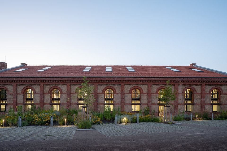 Umbau ehemalige Reithalle zu Studios und Werkstätten für Kunststudierende, BDA-Architekturpreis Rheinland-Pfalz